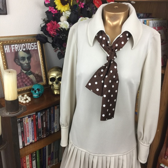 Vintage Tan Drop-waist Dress w/ Bown Polka-dot Scarf - Picture 3 of 5